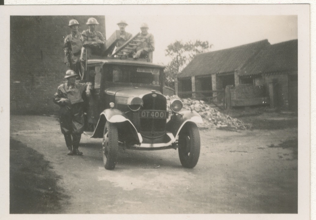 WW2 Rescue Squad off to Demolish bombed Buildings